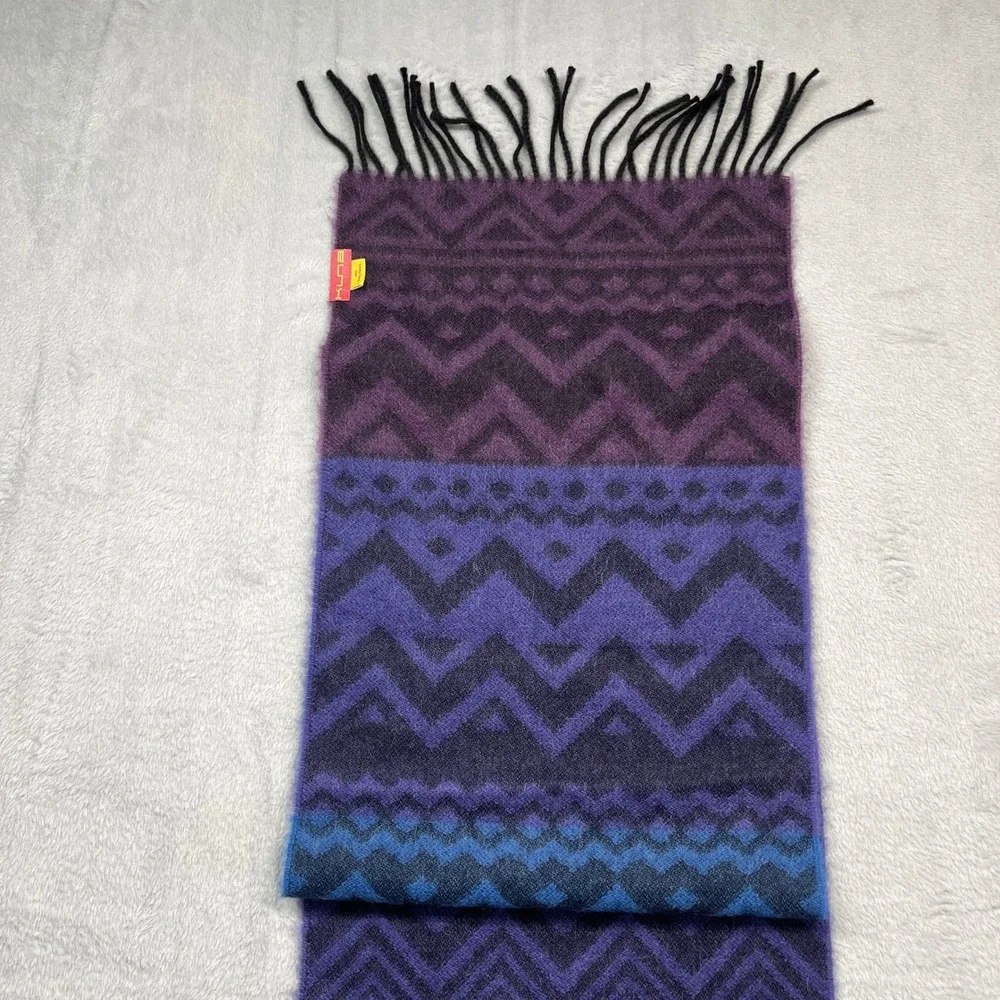 Kuna scarf crafted